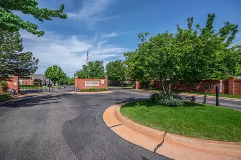 509 S Santa Fe Ave #139, Edmond, OK 73003