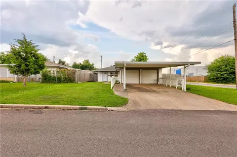 940 W Rulane Dr, Midwest City, OK 73110