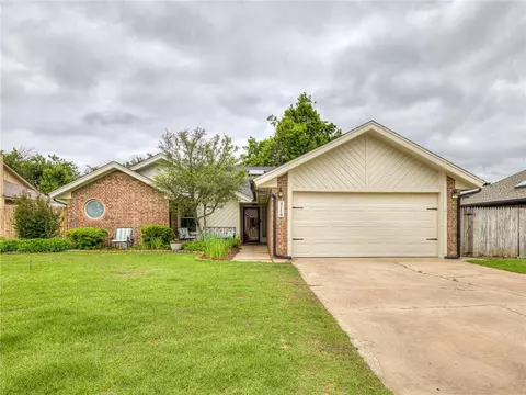 3116 Creekwood Ct, Norman, OK 73072