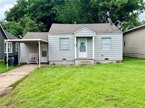 1811 S 14th St, Chickasha, OK 73018