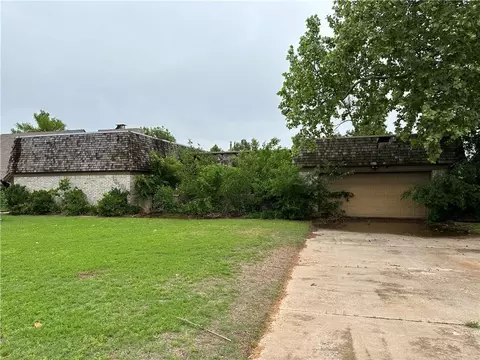 10504 Ski Dr, Oklahoma City, OK 73162