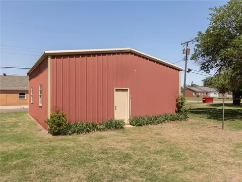 218 N 5th St, Thomas, OK 73669 photo 27