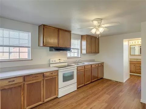 218 N 5th St, Thomas, OK 73669 photo 11