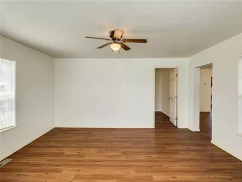 218 N 5th St, Thomas, OK 73669 photo 7