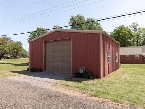 218 N 5th St, Thomas, OK 73669 photo 28