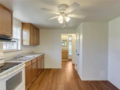 218 N 5th St, Thomas, OK 73669 photo 10