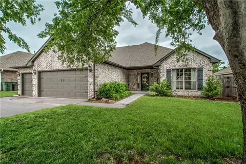 2109 Pine View Ter, Edmond, OK 73003