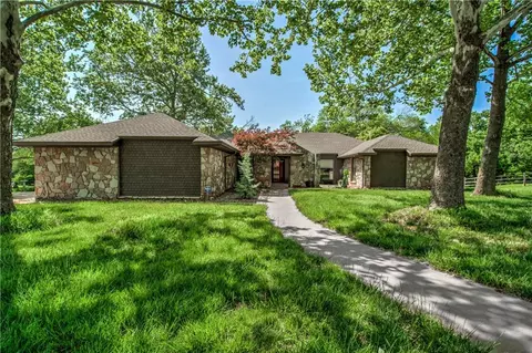 2605 Trail Creek Rd, Edmond, OK 73012