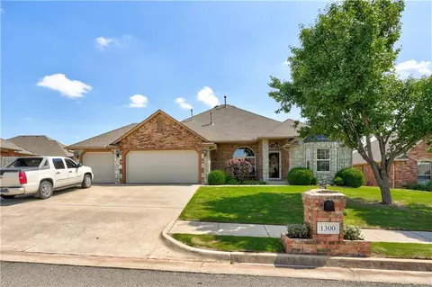 1300 W Odom Way, Moore, OK 73170