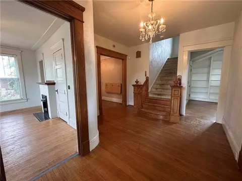 229 E Main St, Edmond, OK 73034 photo 8