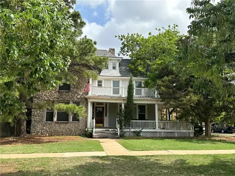 229 E Main St, Edmond, OK 73034 photo 39