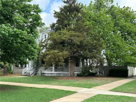 229 E Main St, Edmond, OK 73034 photo 3