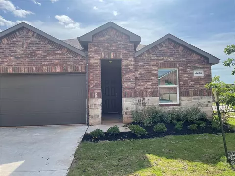4416 Palmetto Bluff Dr, Mustang, OK 73064