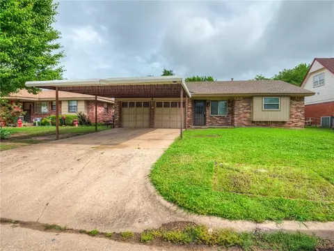 709 NW 16th St, Moore, OK 73160