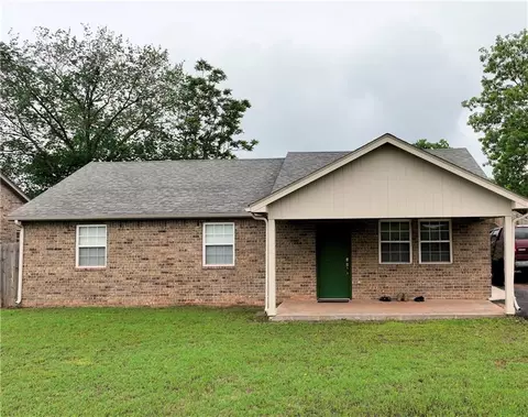 1303 S Iowa Ave, Chandler, OK 74834