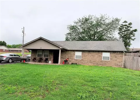 1305 S Iowa Ave, Chandler, OK 74834
