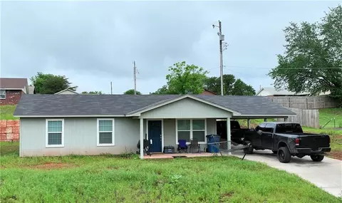 1307 S Iowa Ave, Chandler, OK 74834