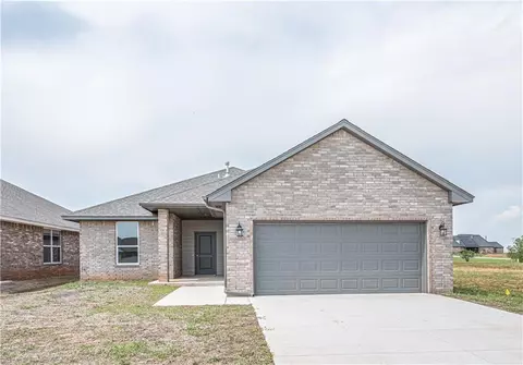 1206 Highlands Dr, Kingfisher, OK 73750