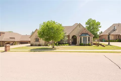 10612 Pinewood Forest Cir, Oklahoma City, OK 73151