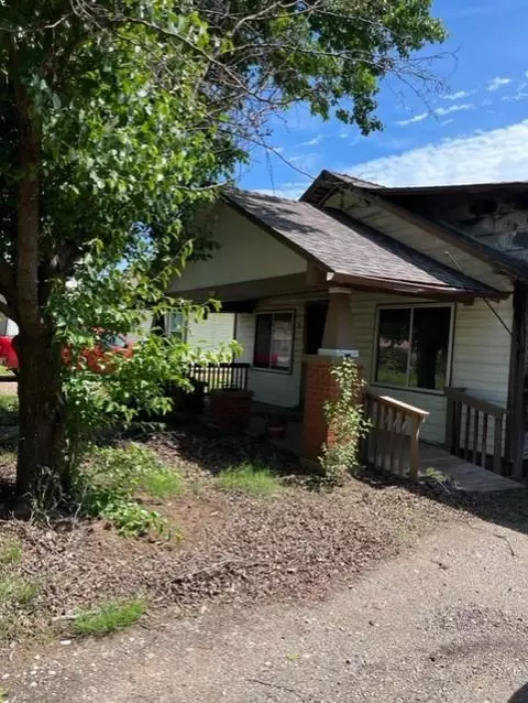 304 S Oak St, Crescent, OK 73028