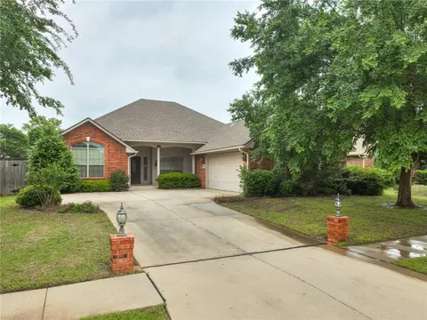 2413 Birmingham Dr, Norman, OK 73071