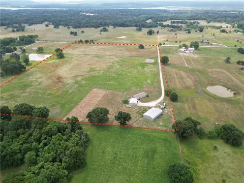 9770 E 93rd St, Braggs, OK 74423