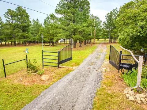 8 Coffman Rd, Shawnee, OK 74801