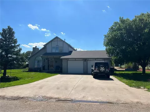 206 N Memorial St, Hooker, OK 73945