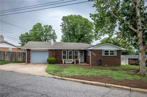 1003 E Huber St, Weatherford, OK 73096