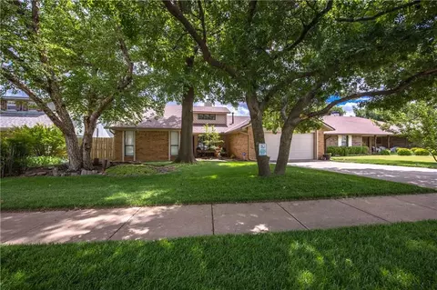 2820 Countrywood Ln, Edmond, OK 73012