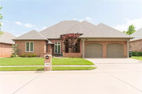 1900 Red Prairie Dr, Edmond, OK 73025