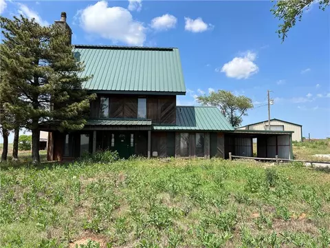 23335 E 1050 Rd, Weatherford, OK 73096