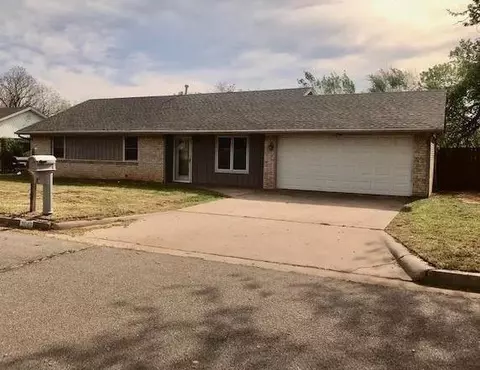 2048 W 7th Pl, Elk City, OK 73644