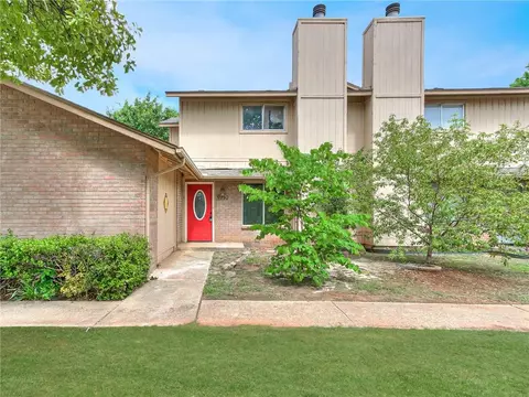 9752 Hefner Village Blvd, Oklahoma City, OK 73162