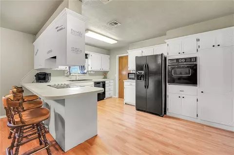 619 N Sheb Wooley Ave, Erick, OK 73645 photo 9