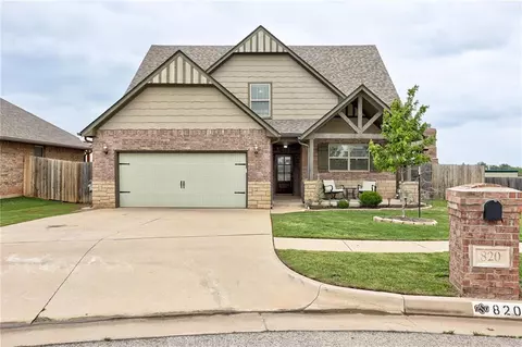 820 Lindsey Ln, Moore, OK 73160