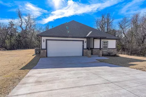 9781 Livingston Rd, Edmond, OK 73025