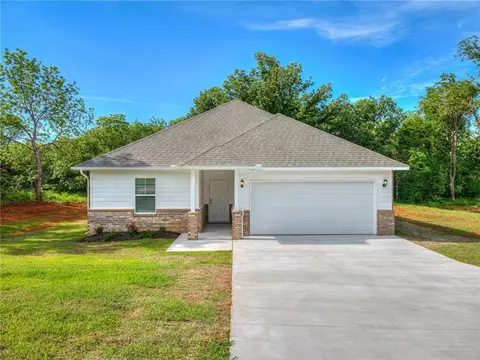 9896 Livingston Rd, Edmond, OK 73025