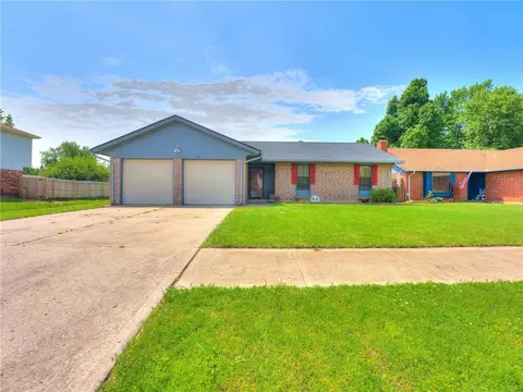 606 W Forster Dr, Mustang, OK 73064