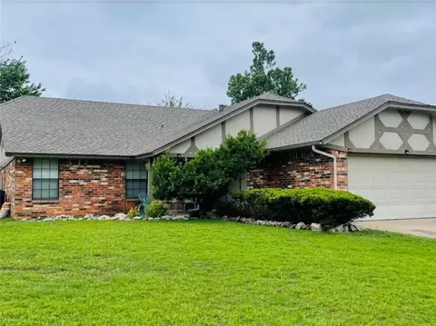1300 Aquarius Rd, Edmond, OK 73003