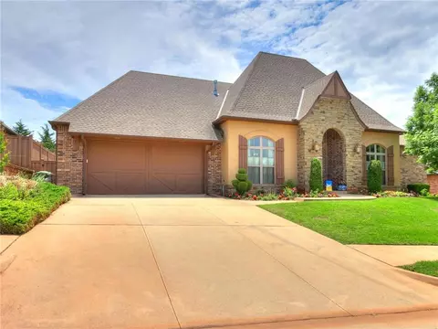 2824 Silvercliffe Dr, Edmond, OK 73012