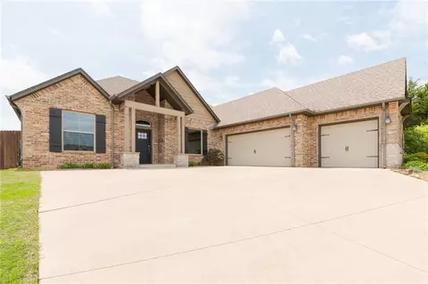 912 NW 189th Cir, Edmond, OK 73012