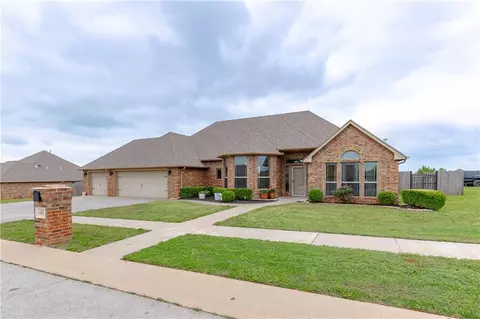 589 Highgrove Dr, Blanchard, OK 73010