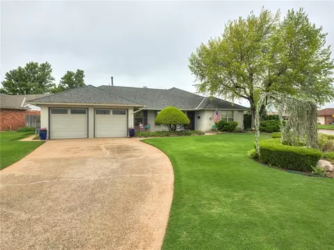 5800 NW 72nd St, Warr Acres, OK 73132