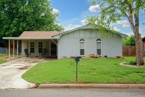 409 Crest Ln, Noble, OK 73068 photo 2