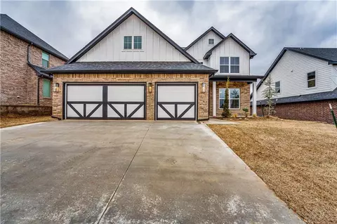8125 Jenny Ln, Edmond, OK 73034