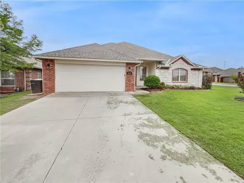 1012 Bryan Dr, Moore, OK 73160