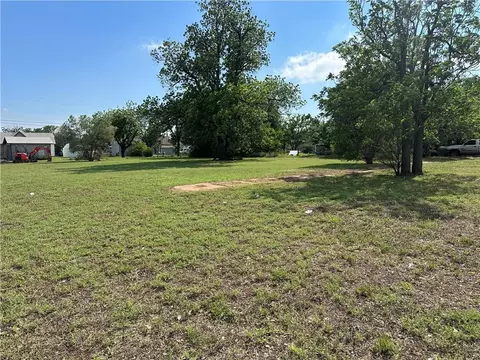 200 W Walnut St, Altus, OK 73521