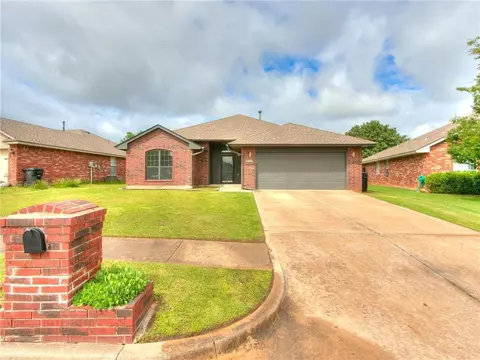 2309 Augusta Dr, Moore, OK 73160