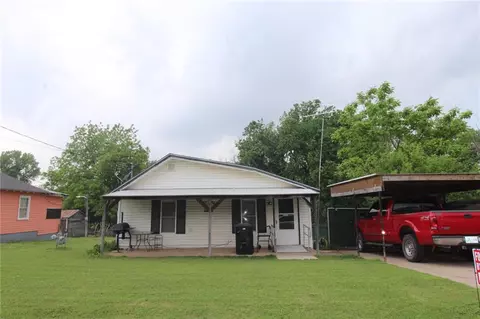 105 S Walnut St, Rush Springs, OK 73082